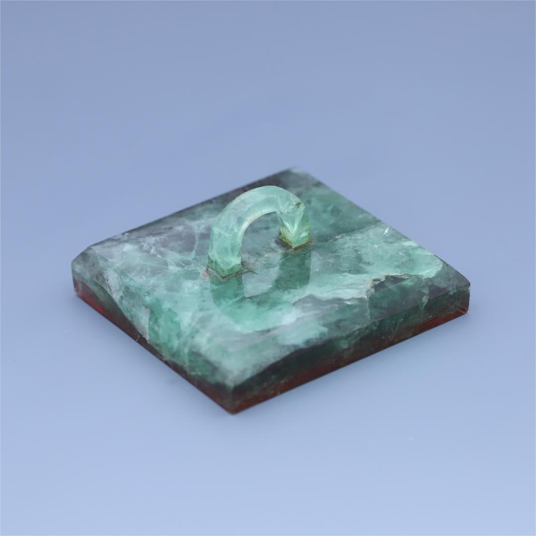 An old crystal seal of the Qing Dynasty: The old crystal seal of the Qing Dynasty Size:H:3.6cm 7.8cm 8cm W:0.3111kg (The Dimensions Of All Batches Are Manually Measured.If You Need More Detailed Information, Please Contact Our Customer Servi