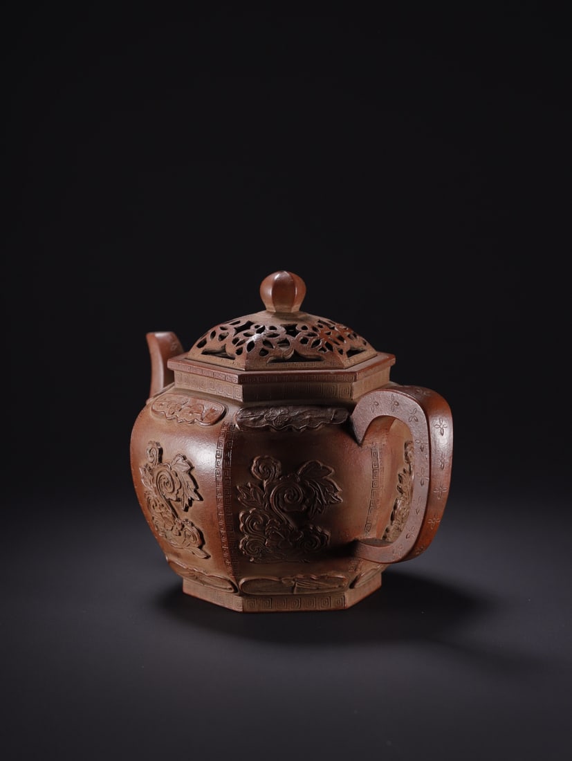 A beautiful floral pattern hexagonal pot - 2