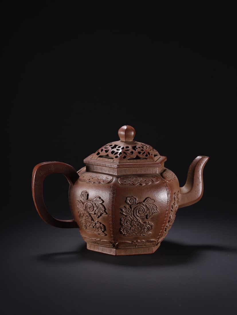 A beautiful floral pattern hexagonal pot - 3