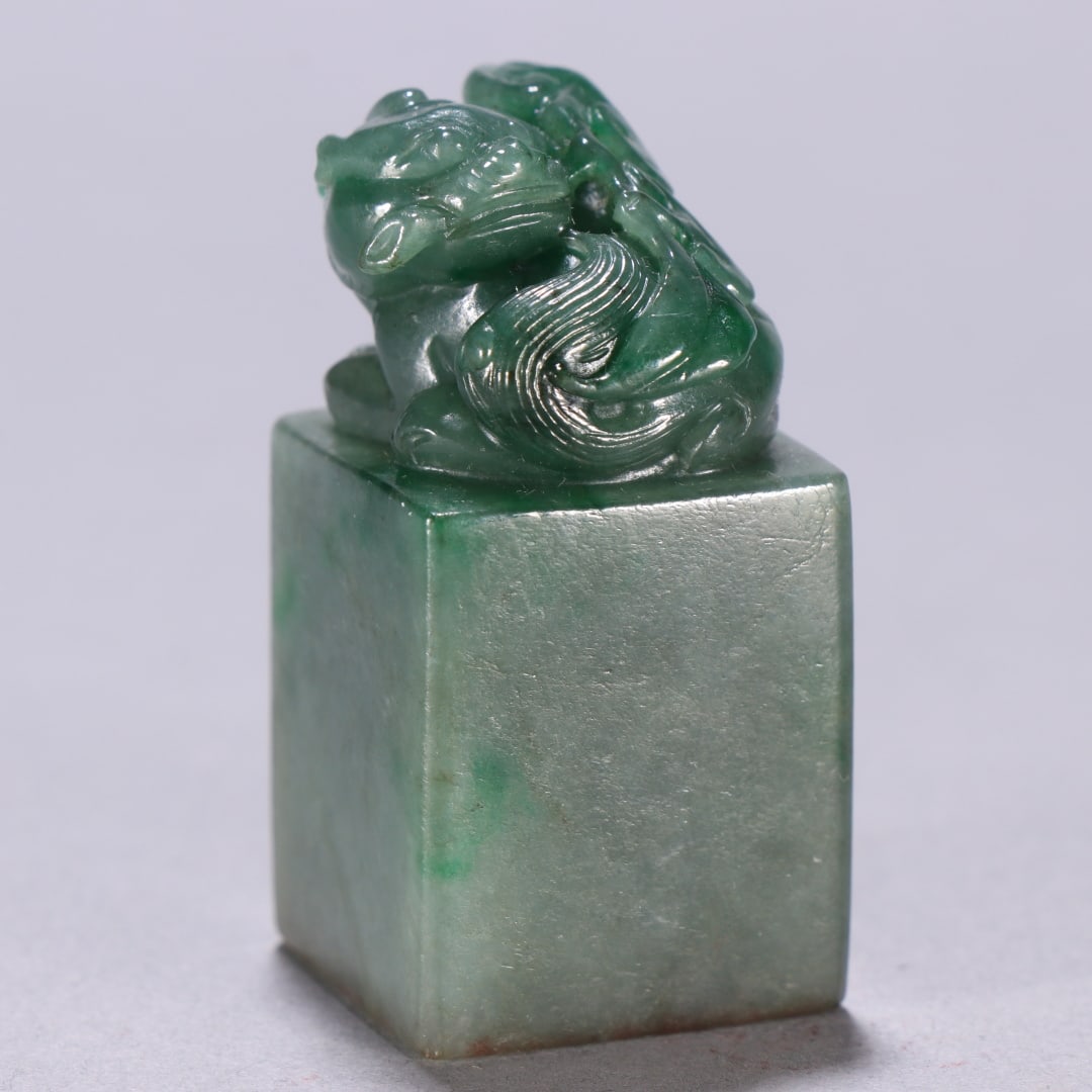 A fine jade beast button seal - 2