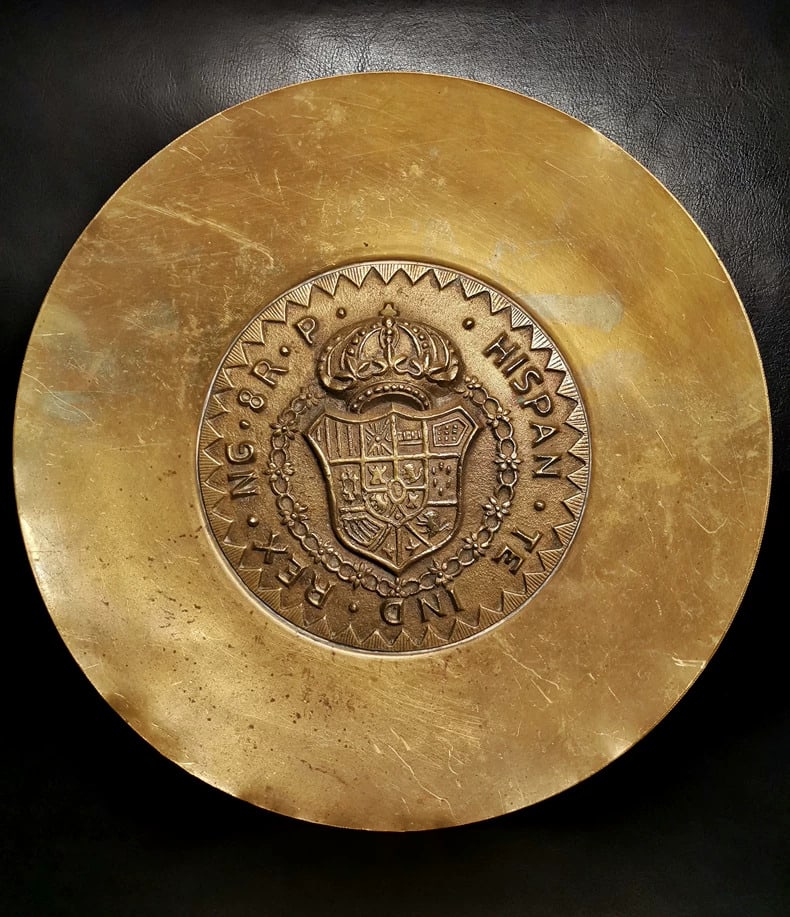 A beautiful European craft Spanish antique grand prize plate and large plating (1 of 9)
