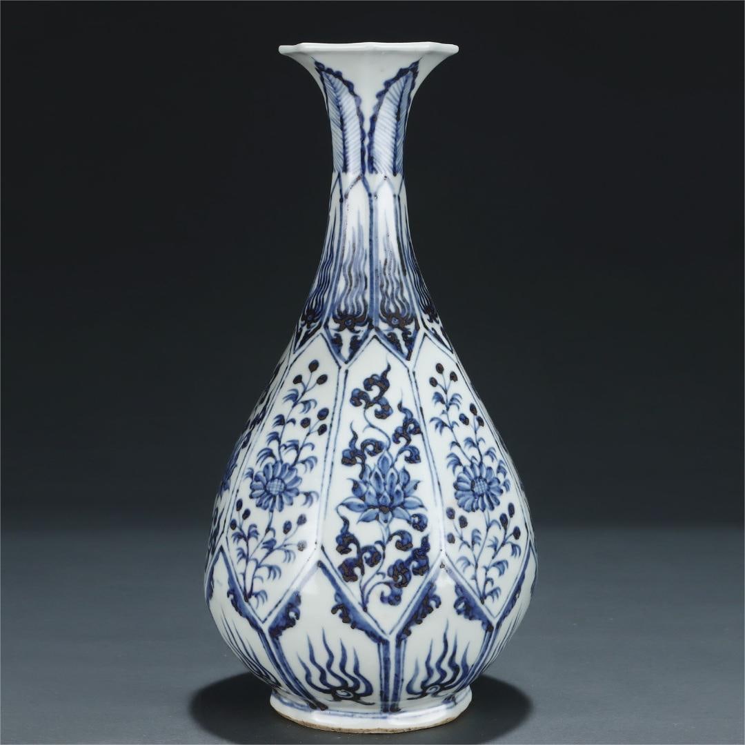 A broken branch flower pattern blue and white jade pot spring vase of the Yuan Dynasty: Yuan Dynasty broken branch flower pattern blue and white jade pot spring vase Size:H:30cm Belly diameter:15cm (The Dimensions Of All Batches Are Manually Measured.If You Need More Detailed Information