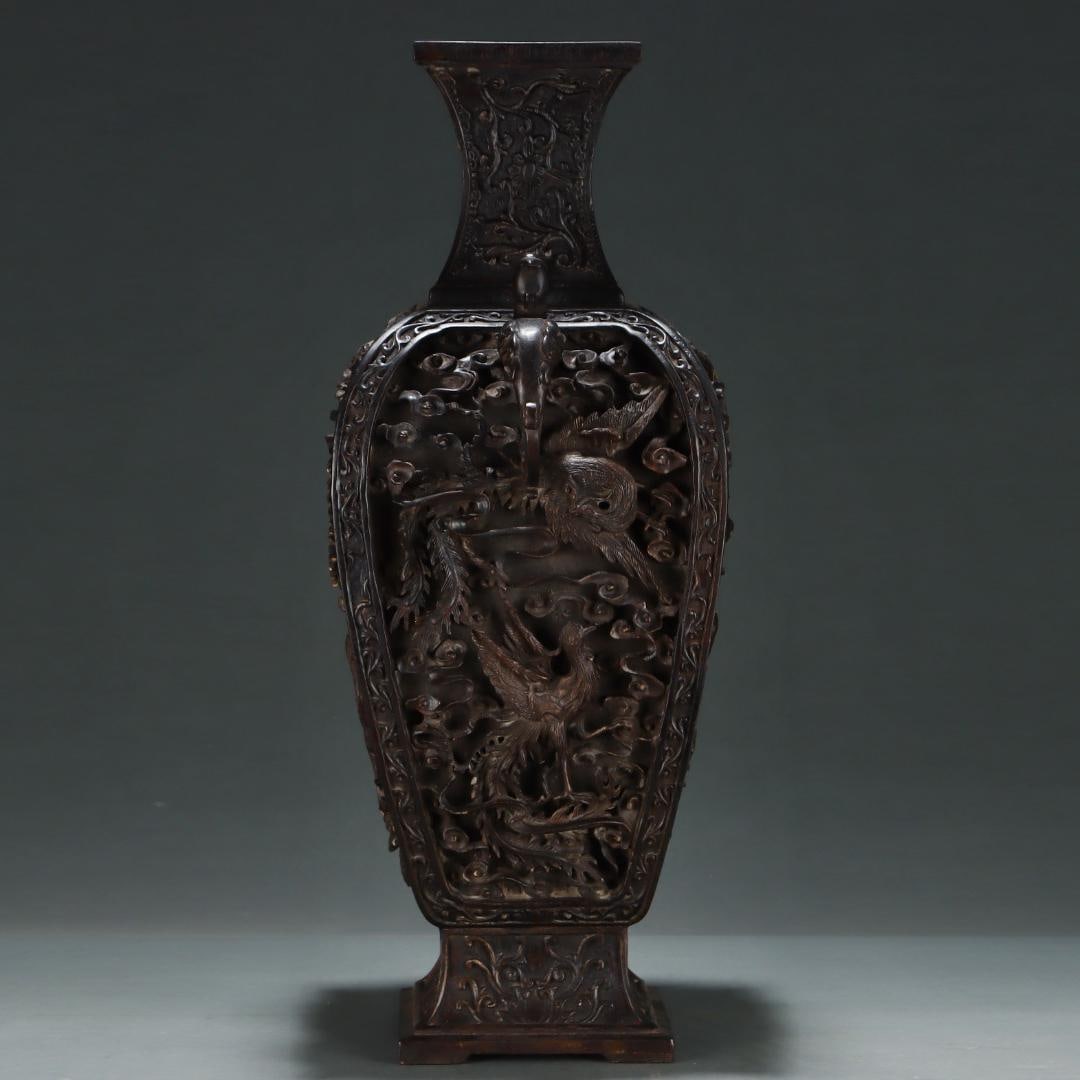 A Song Dynasty Ru kiln black-glazed gold-inlaid plate mouth bottle: Song Dynasty Ru kiln black glaze inlaid with gold buckle plate mouth bottle Size: Belly Diameter: 12.6 cm; H: 22.8 cm (The Dimensions Of All Batches Are Manually Measured.If You Need More Detailed Inf