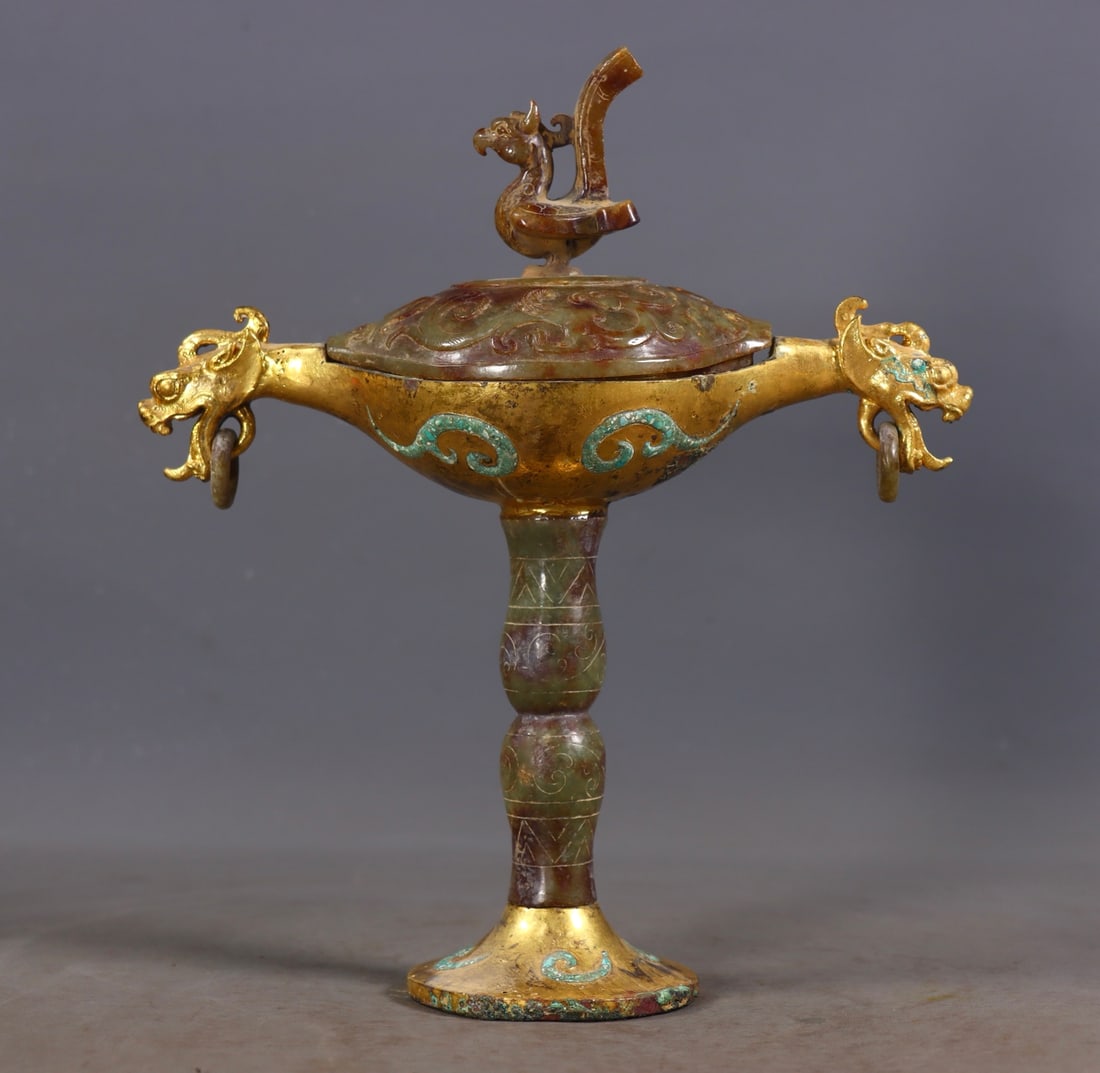A fine filigree gilt set with gemstones in a vase: Exquisite filigree gilt set with gemstone vase Size: L: 15 cm; W: 6 cm; H: 33 cm; Weight: 0.764 kg (The Dimensions Of All Batches Are Manually Measured.If You Need More Detailed Information, Please Co