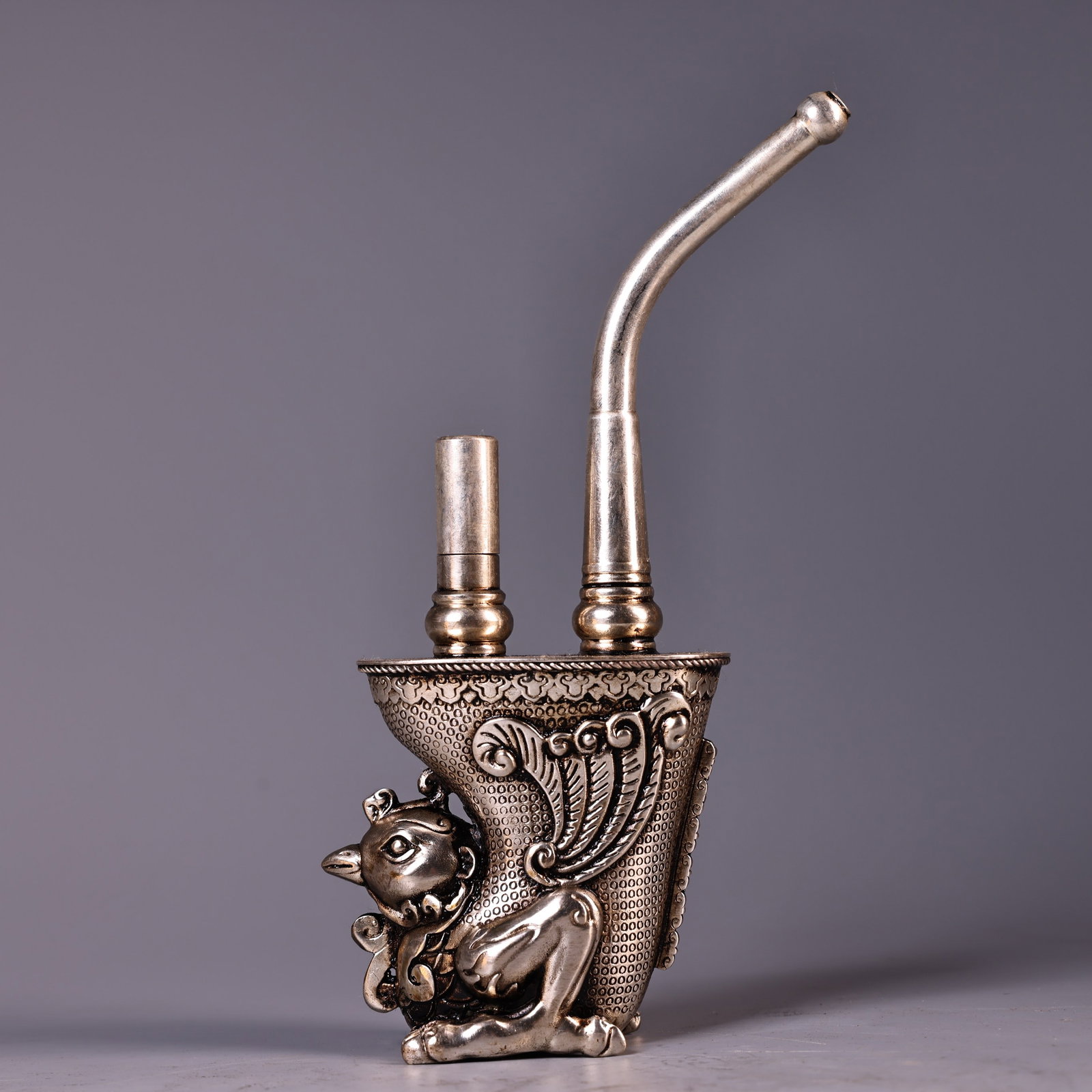 A beautiful pure copper bull head hookah: Exquisite pure copper bull head hookah Size:H:19cm W:7cm W:0.3kg (The Dimensions Of All Batches Are Manually Measured.If You Need More Detailed Information, Please Contact Our Customer Service Before 