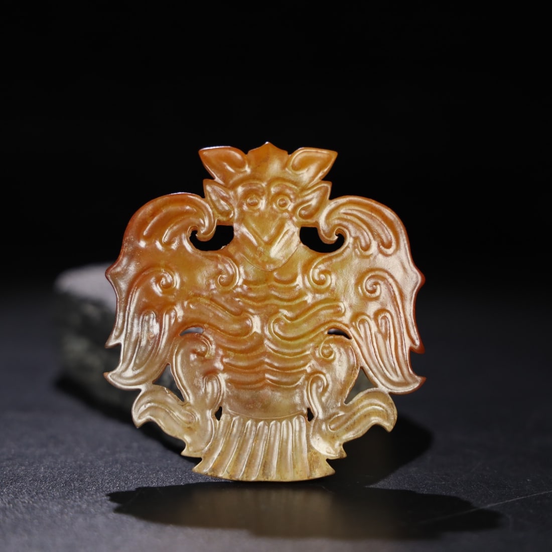 A piece of exquisite Hetian jade Shijiahe culture: Exquisite Hetian jade Shijiahe culture Size:L:8cm W:7.6cm T:0.6cm W:0.0801kg (The Dimensions Of All Batches Are Manually Measured.If You Need More Detailed Information, Please Contact Our Customer Ser