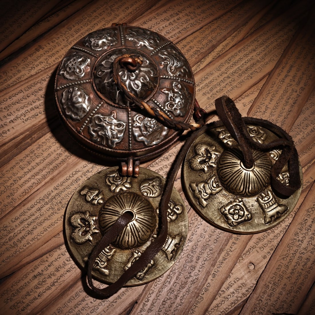 A beautifully handmade handmade protector against the bell: Exquisite handmade to create a protector against the bell Size:D:9cm W:0.4kg (The Dimensions Of All Batches Are Manually Measured.If You Need More Detailed Information, Please Contact Our Customer Ser