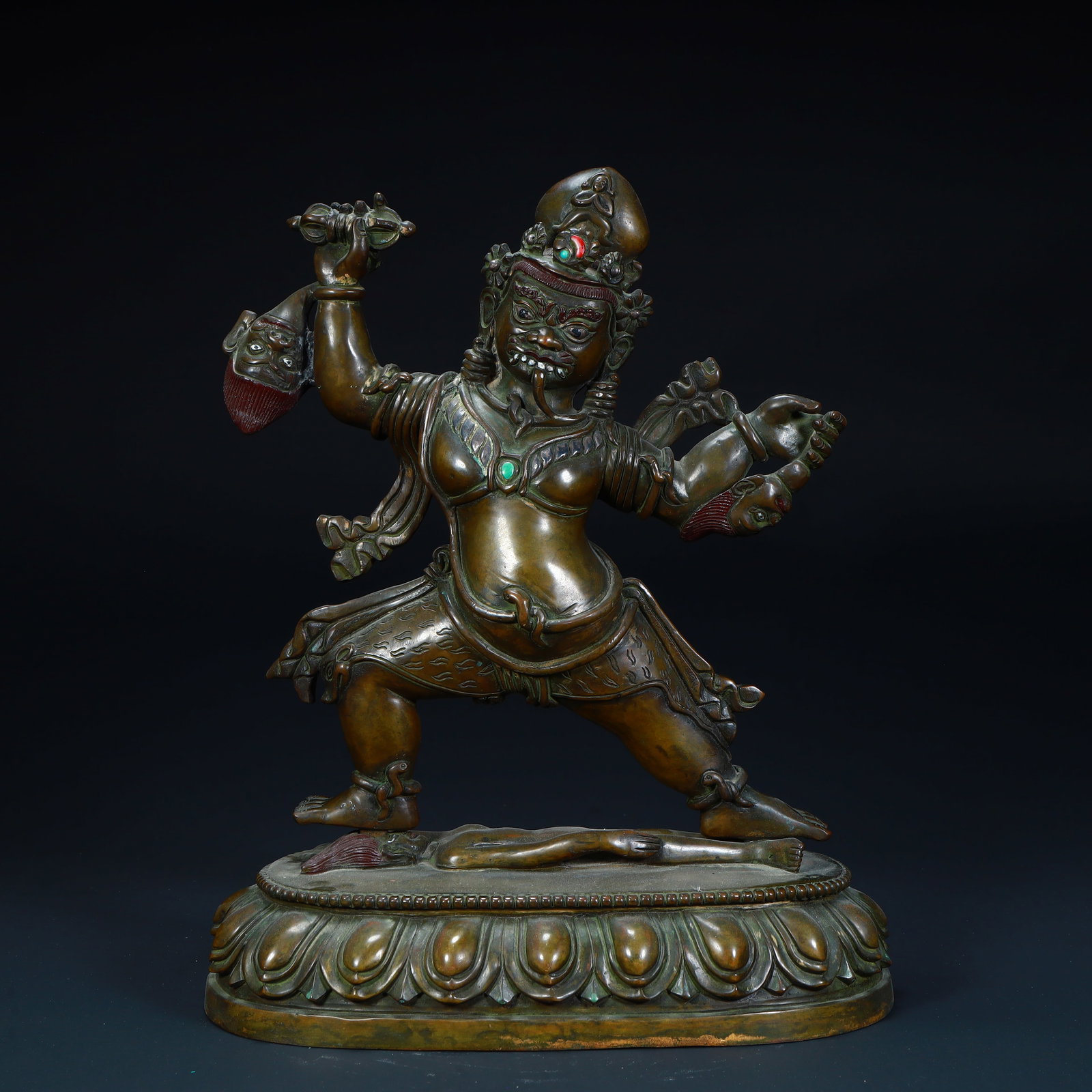 A beautiful bronze inlaid treasure statue of the multi-armed protector of anger: Exquisite bronze inlaid treasure angry multi-armed protector statue Size:H:30cmxL:23.5cmxW:11.5cm W: 4.9kg (The Dimensions Of All Batches Are Manually Measured.If You Need More Detailed Information, P