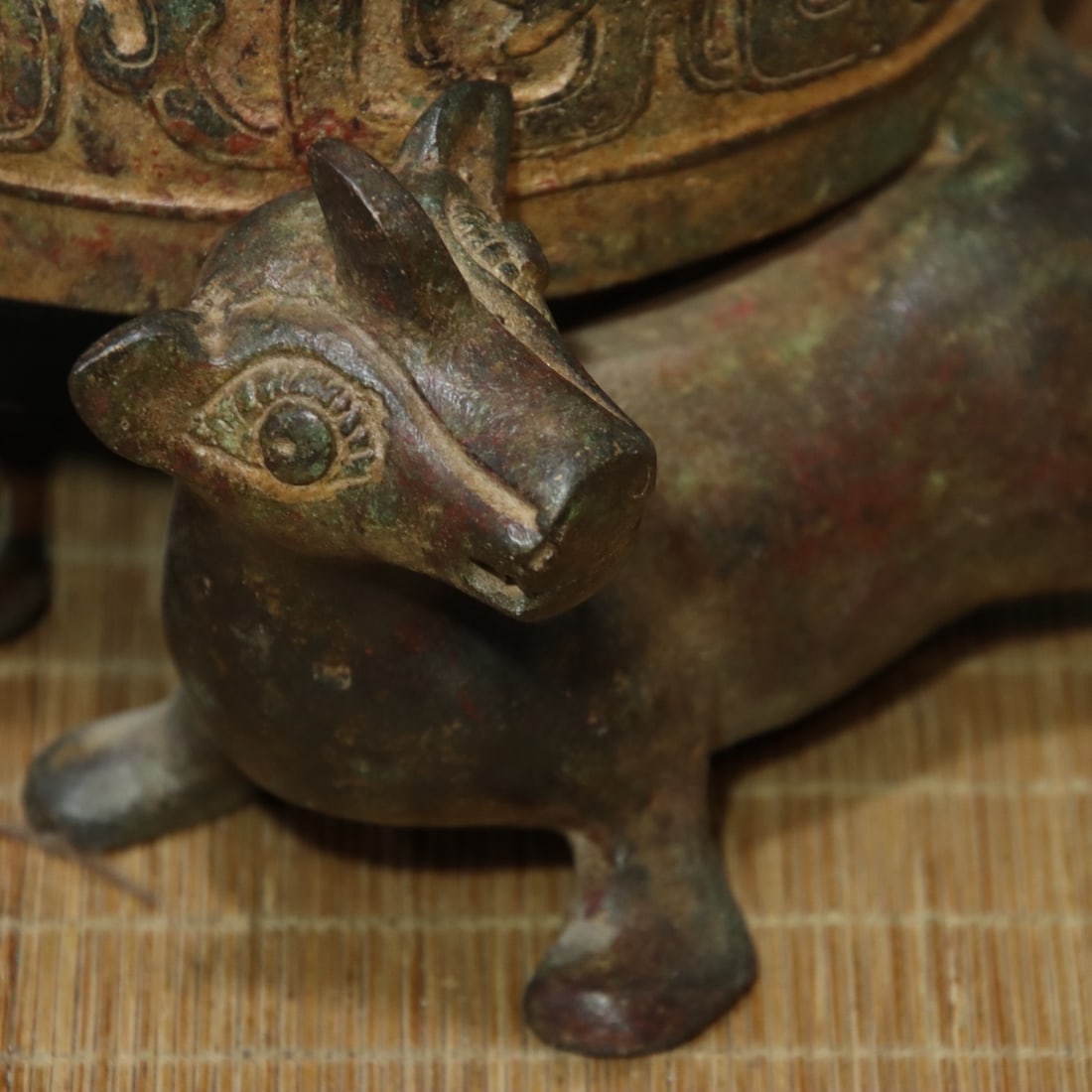 A fine bronze crane - 6