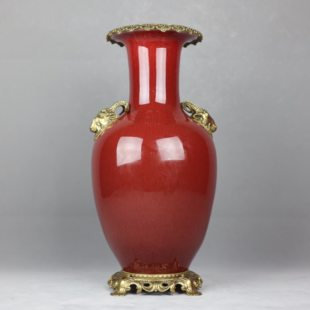 A Doucai high-footed chicken tank cup made in the Chenghua year of the Ming Dynasty (1 of 8)