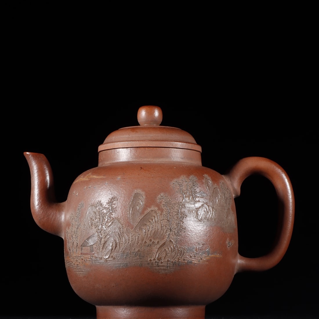 A clay painting poetry landscape hexagonal purple clay pot made in the Qianlong era of the Qing: The clay painting poetry landscape hexagonal purple clay pot made in the Qianlong year of the Qing Dynasty is a year system Size: L: 7.8 x W: 15.2 cm (The Dimensions Of All Batches Are Manually Measur