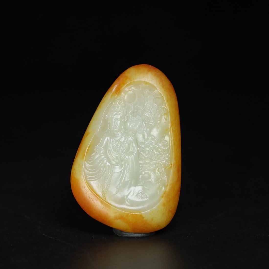 A beautiful Hetian jade Guanyin jade pendant: Exquisite Hetian jade Guanyin jade pendant Size:L:6.8cm W:4.3cm T:1.3cm W:0.0725kg (The Dimensions Of All Batches Are Manually Measured.If You Need More Detailed Information, Please Contact Our Custom