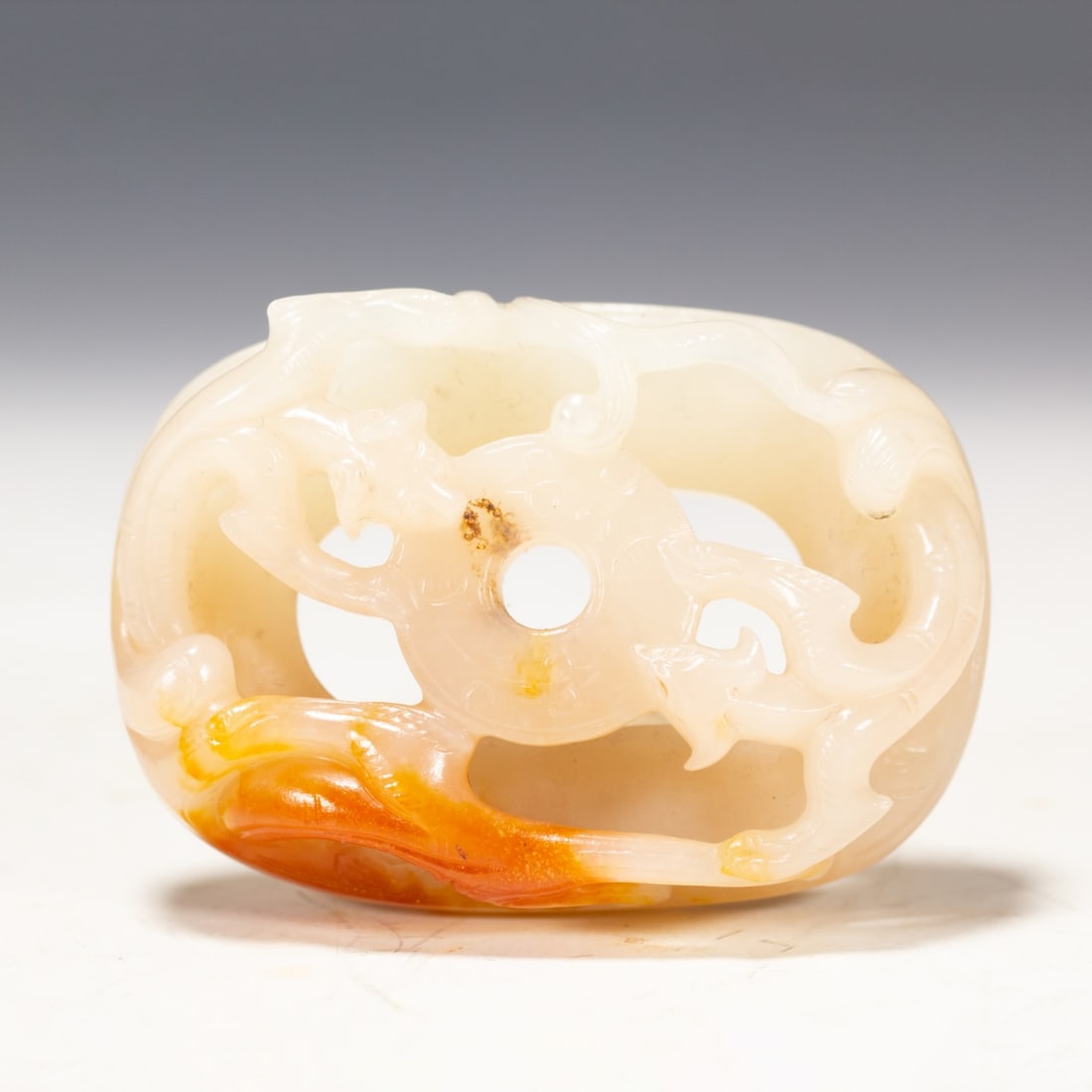 A piece of exquisite Hetian jade wall: Exquisite Hetian jade wall Size:L:6cm W:4cm W:0.05kg (The Dimensions Of All Batches Are Manually Measured.If You Need More Detailed Information, Please Contact Our Customer Service Before Bidding.)