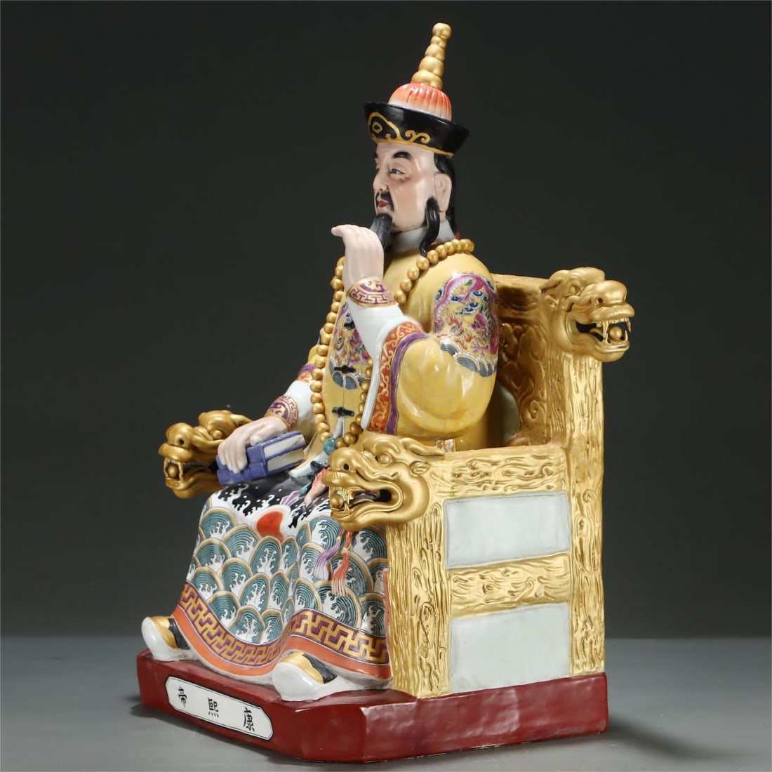 A pastel figure of the Qing Dynasty: Pastel figures of the Qing Dynasty Flower core Size:82.5x41cm Porcelain H:68cm W:51cm (The Dimensions Of All Batches Are Manually Measured.If You Need More Detailed Information, Please Contact Our Cus
