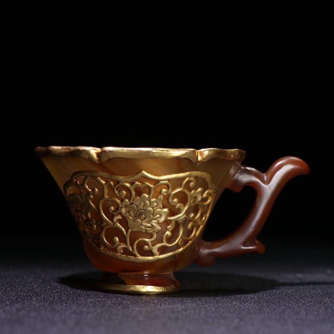 A fine old agate gilt limb: Exquisite old agate gilt limb Size:118x91x61mm W:166g (The Dimensions Of All Batches Are Manually Measured.If You Need More Detailed Information, Please Contact Our Customer Service Before Bidding.)