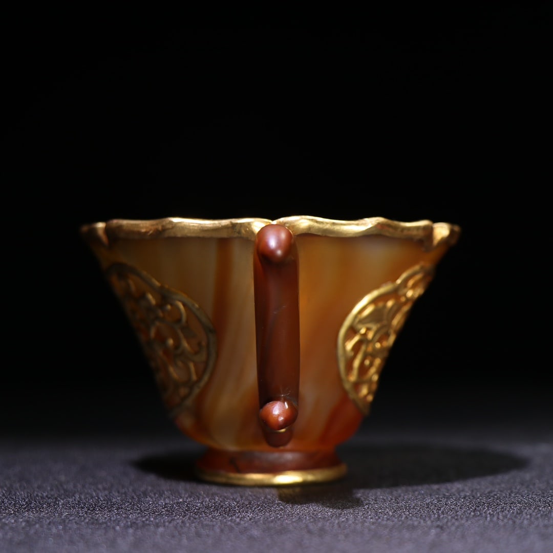 A fine old agate gilt limb - 5