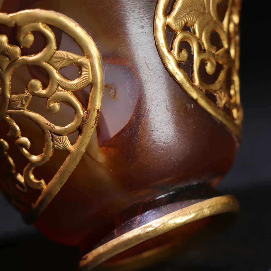 A fine old agate gilt limb - 7