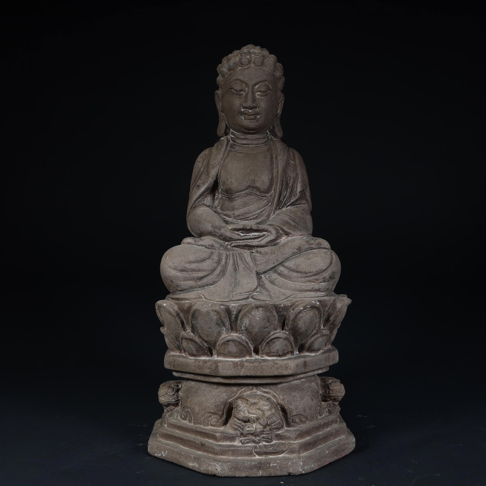 A stone seated statue of Shakyamuni Buddha from the Ming Dynasty: A stone seated statue of Shakyamuni Buddha in the Ming Dynasty Size:H:35.5cmxL:17cmxW:17cm W: 8.5kg (The Dimensions Of All Batches Are Manually Measured.If You Need More Detailed Information, Please C