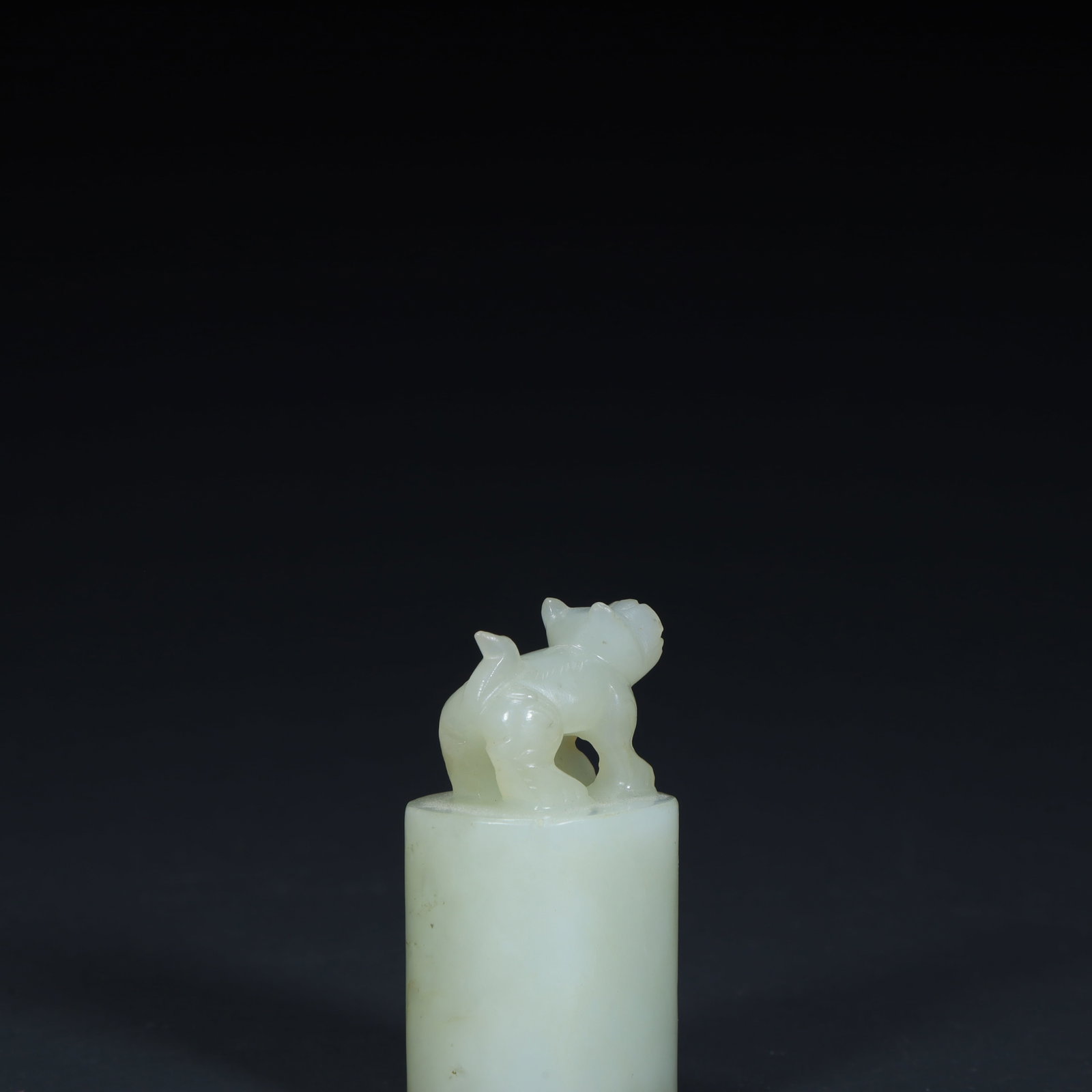 A beautiful celadon beast button seal - 5