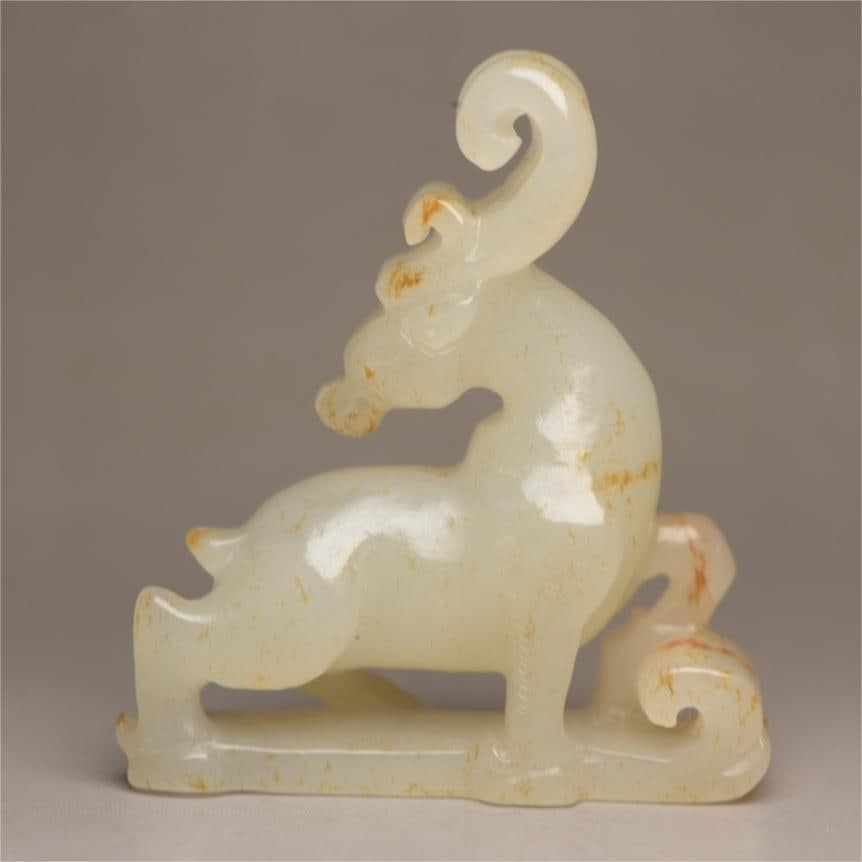 A piece of exquisite Hetian jade deer: Exquisite Hetian jade deer Size:5.3x4.8x1.8cm W:0.04kg (The Dimensions Of All Batches Are Manually Measured.If You Need More Detailed Information, Please Contact Our Customer Service Before Bidding.)
