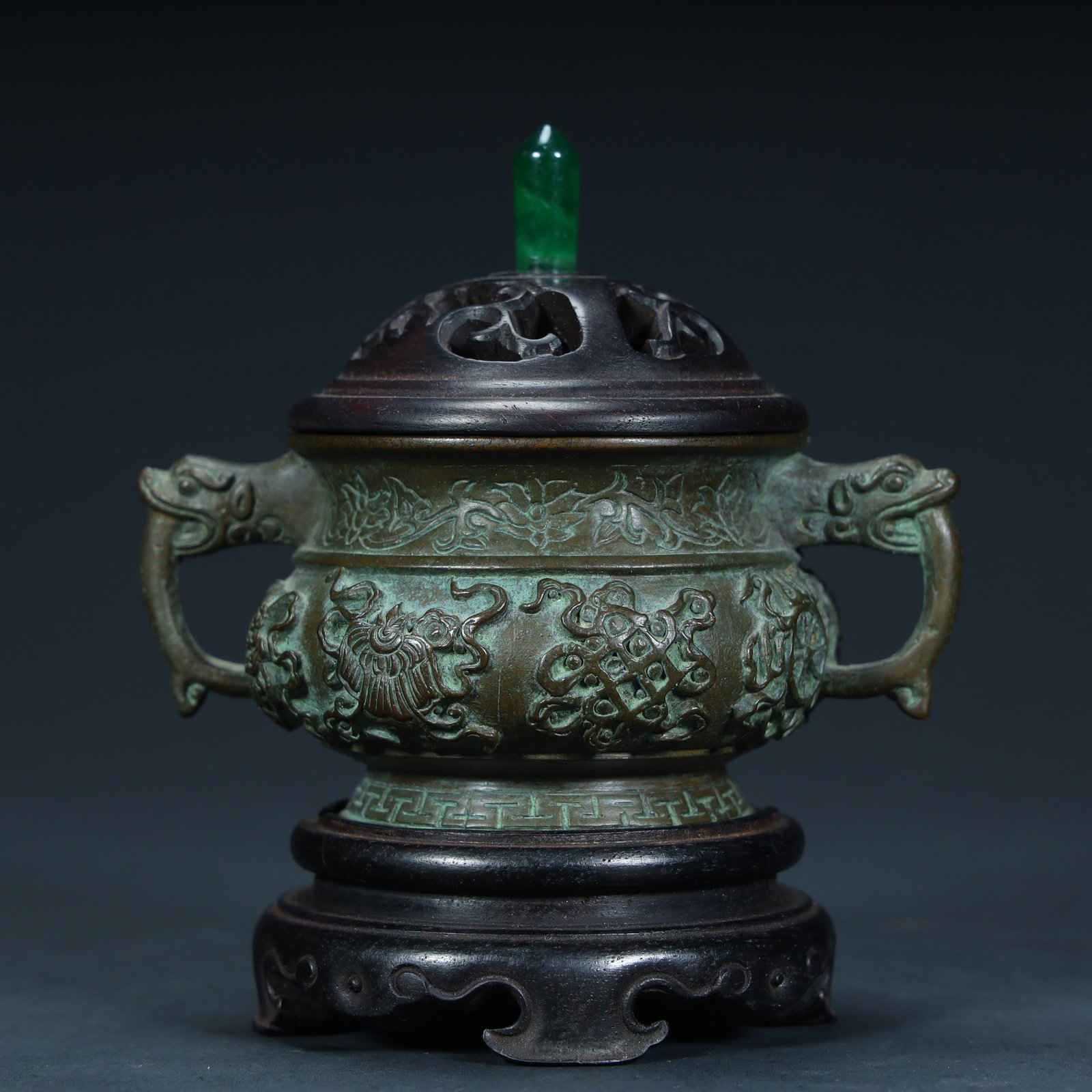 A copper tire antique animal pattern aromatherapy burner from the Qing Dynasty: Qing Dynasty copper tire antique animal pattern aroma burner Size:H:10.5cmxL:9.5cmxW:7cm W: 0.387kg (The Dimensions Of All Batches Are Manually Measured.If You Need More Detailed Information, Please C