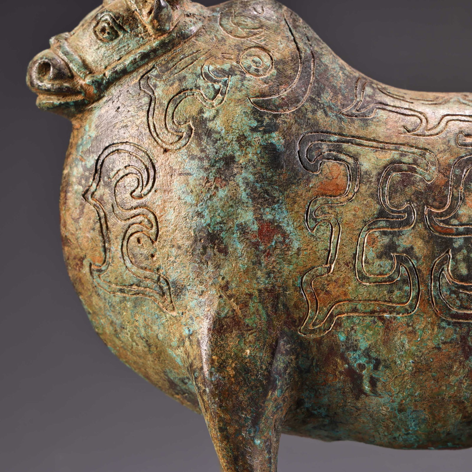 A fine bronze cow - 10