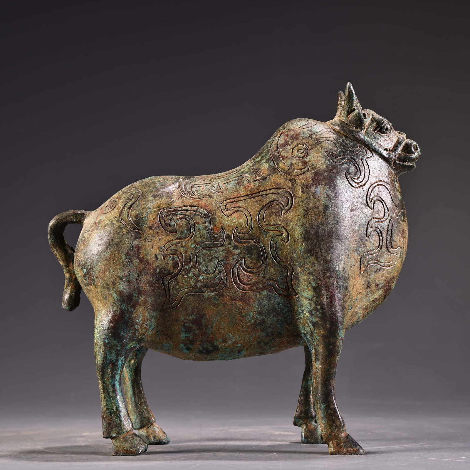 A fine bronze cow - 4