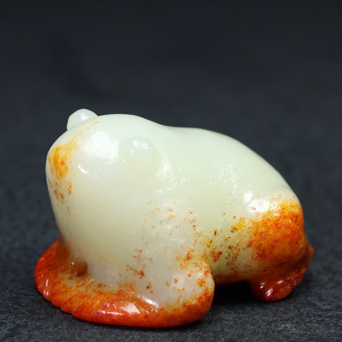 A beautiful Hetian jade frog - 2