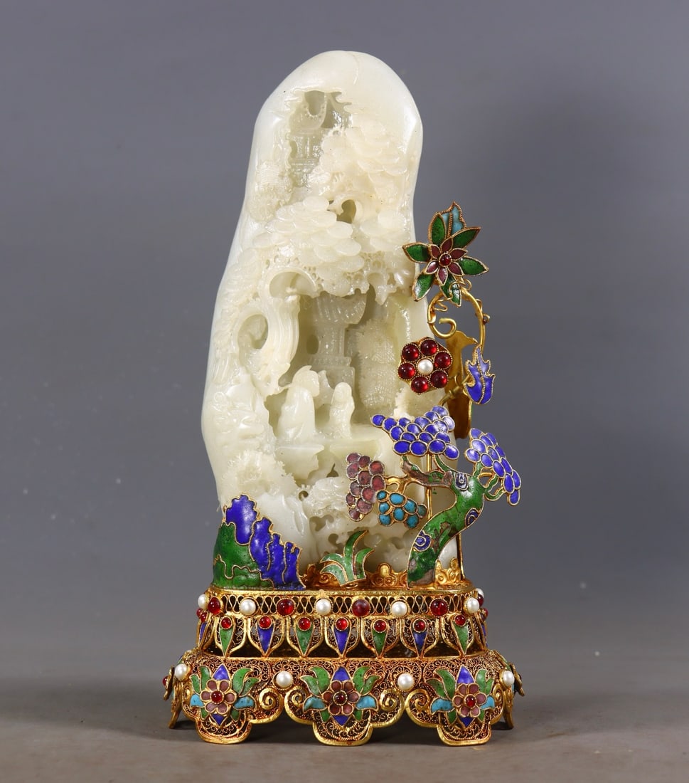 A beautiful filigree gilt inlaid with Hetian jade mountain: Exquisite filigree gilt inlaid Hetian jade mountain Size:H:27cm L:13cm W:9cm W:1.434kg (The Dimensions Of All Batches Are Manually Measured.If You Need More Detailed Information, Please Contact Our Cu