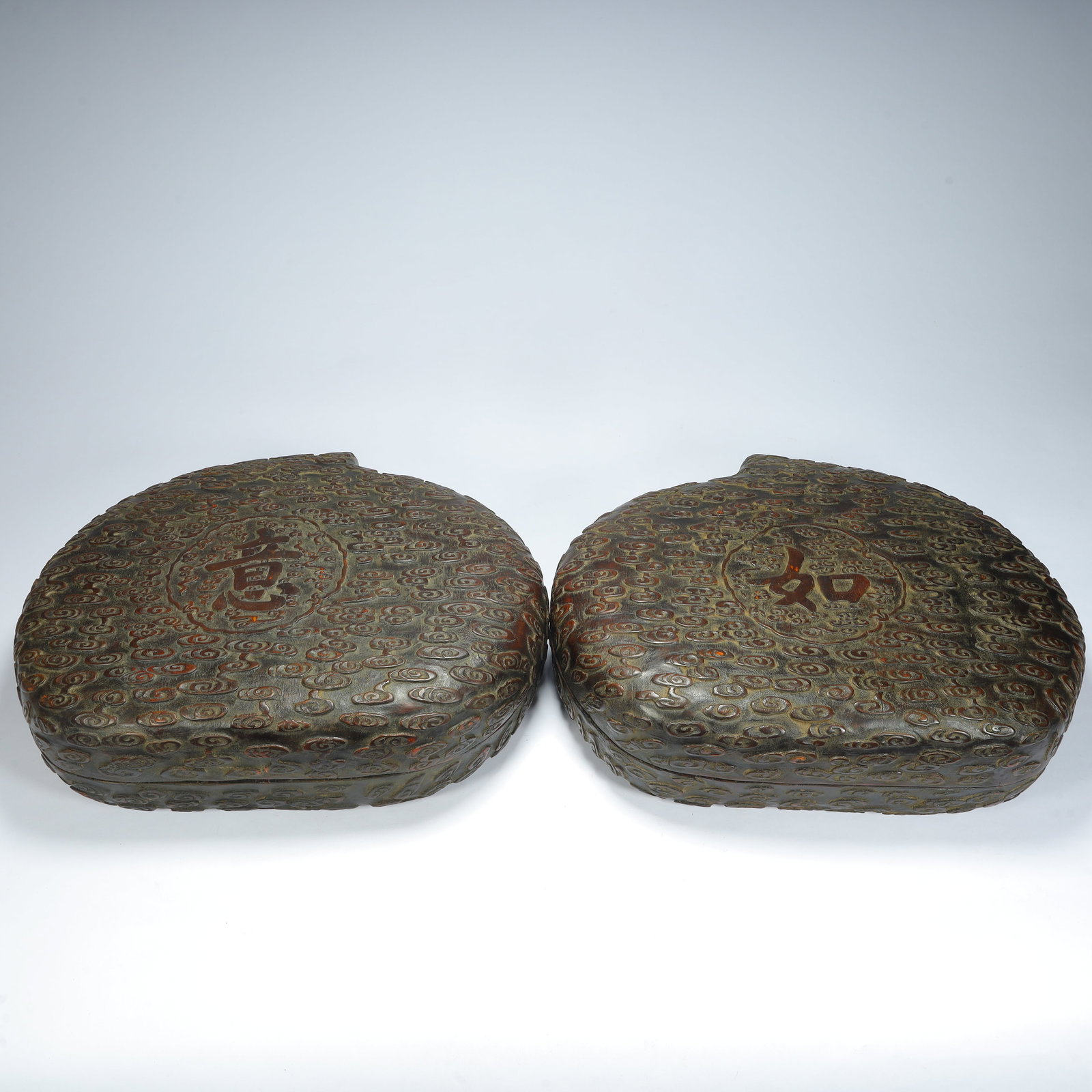 A natural gall ornamental ornament from the Qing Dynasty: Natural gall ornamental ornaments of the Qing Dynasty Size:H:10cmxL:35cmxW:28.5cm W: 3.2kg (The Dimensions Of All Batches Are Manually Measured.If You Need More Detailed Information, Please Contact Ou