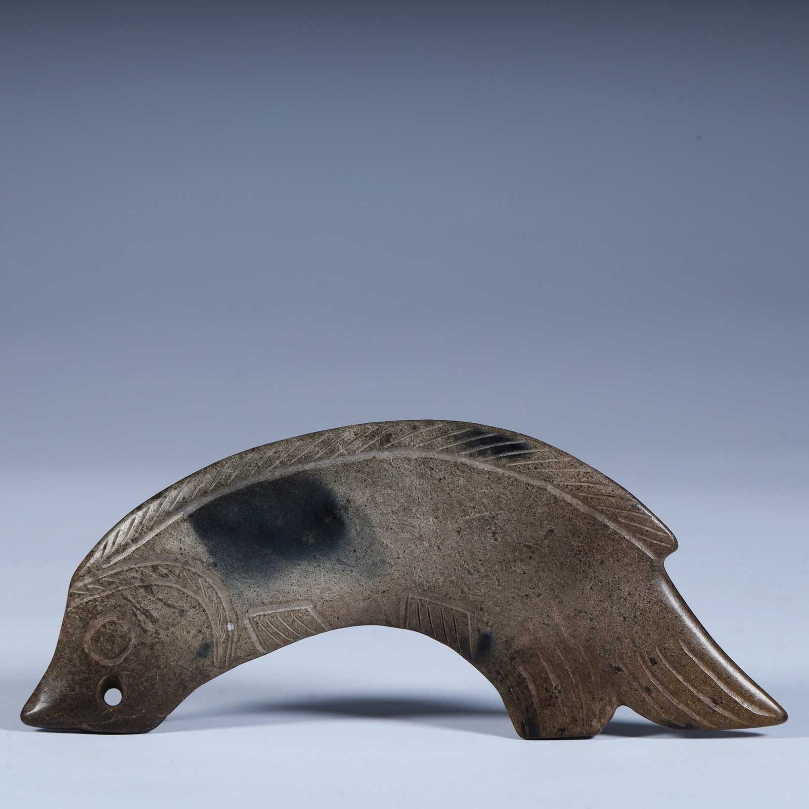 A fish-shaped jade pendant from the Shang and Zhou dynasties: A fish-shaped jade pendant from the Shang and Zhou dynasties Size:L:11.3cmxW:5cm W: 0.0357kg (The Dimensions Of All Batches Are Manually Measured.If You Need More Detailed Information, Please Contact 