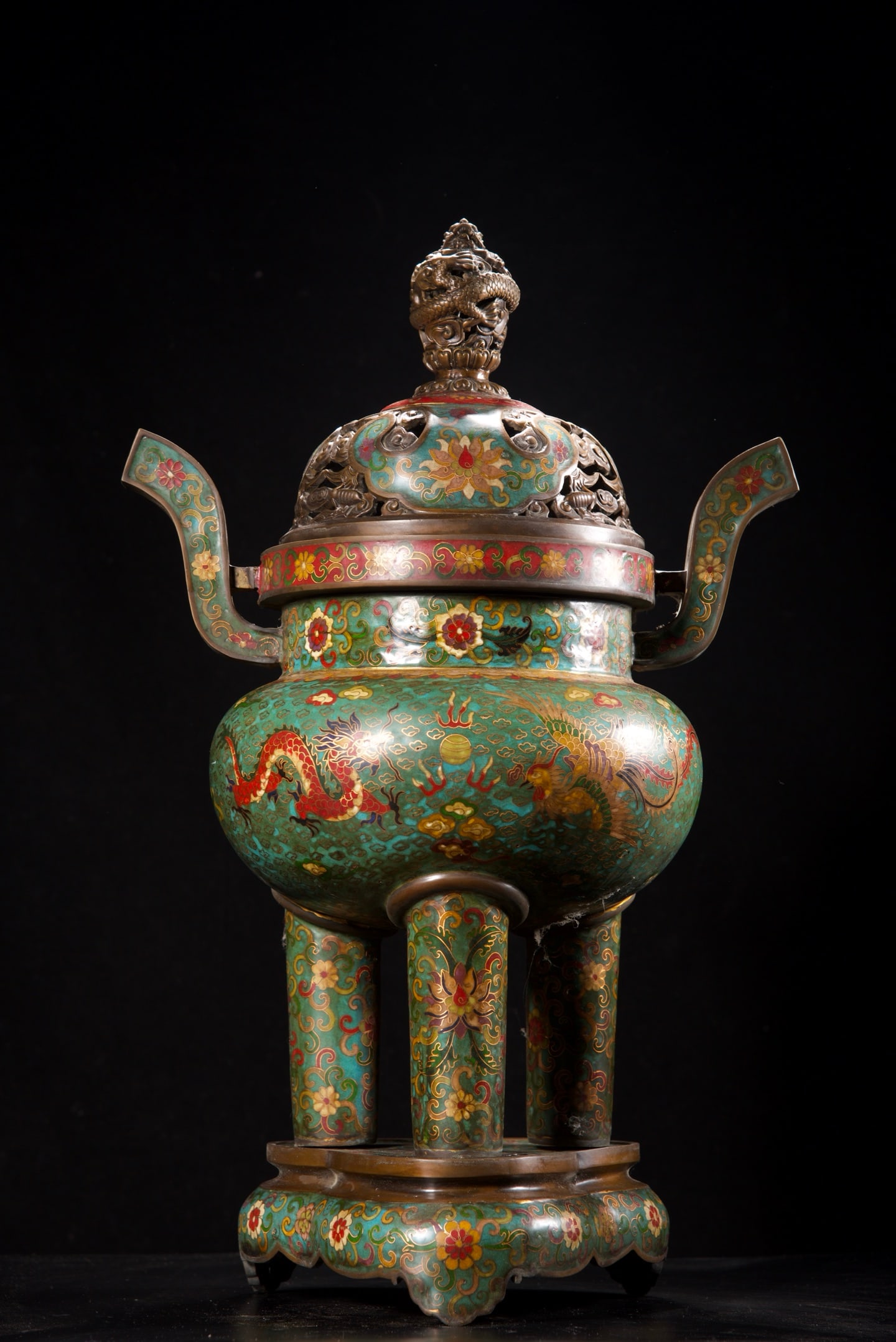 A beautiful cloisonné dragon button dragon phoenix auspicious aroma burner (1 of 10)