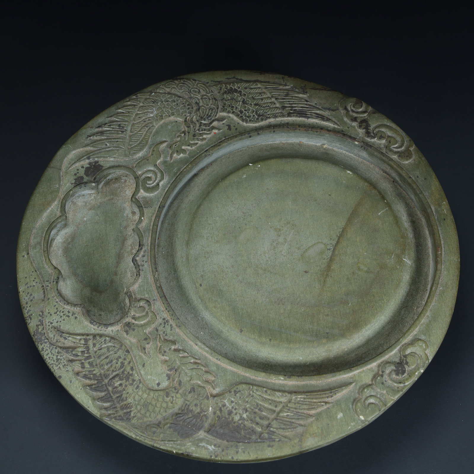 A green end stone phoenix pattern inkstone from the Qing Dynasty: Qing Dynasty green end stone phoenix pattern inkstone Size:H:4cmxL:20cmxW:20cm W: 2.3kg (The Dimensions Of All Batches Are Manually Measured.If You Need More Detailed Information, Please Contact Our C