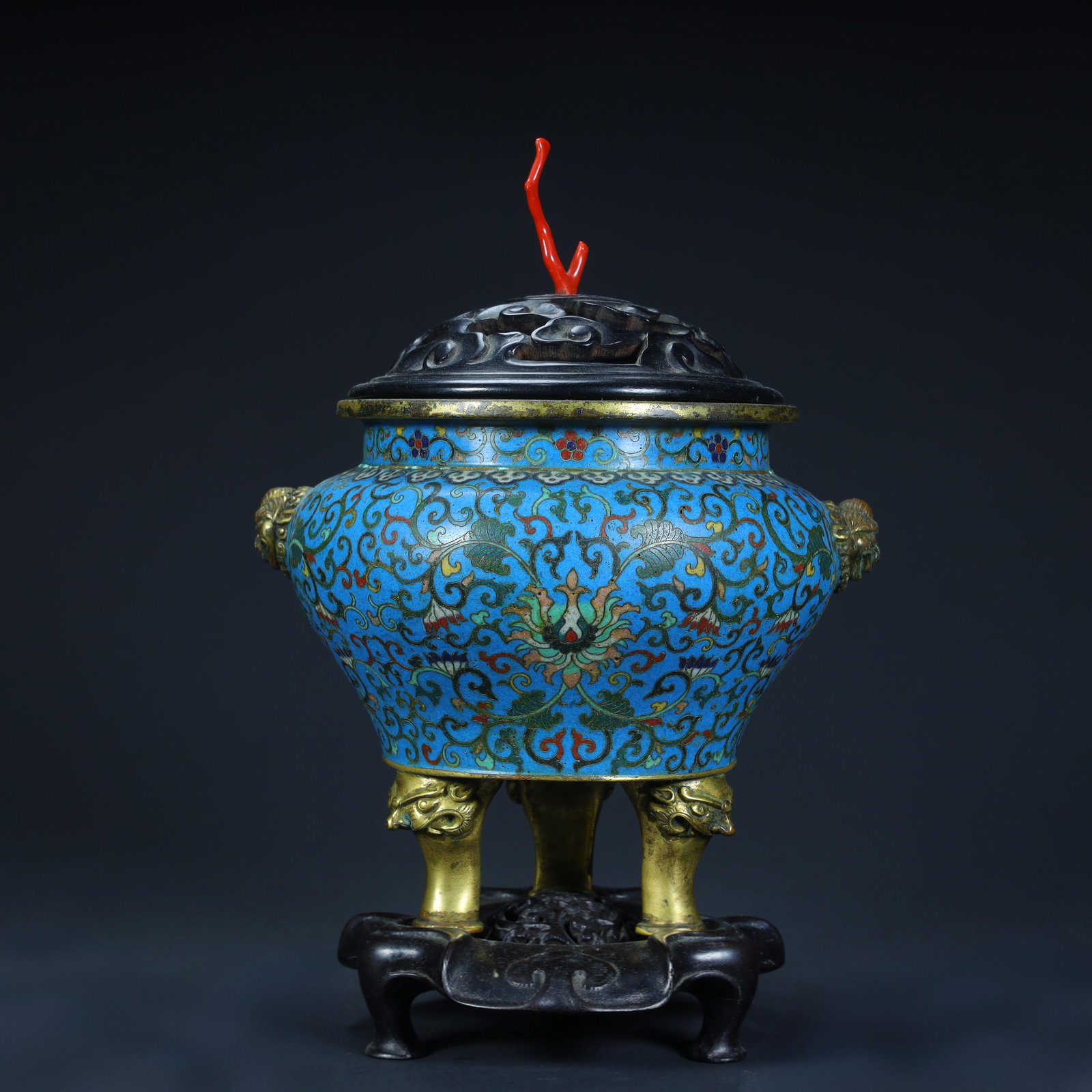 A copper-tired cloisonné enamel entwined lotus pattern aromatherapy stove from the Qing Dynasty: Qing Dynasty copper tire cloisonné enamel entwined lotus pattern aroma burner Size:H:23cmxL:17cmxW:14cm W: 1.2kg (The Dimensions Of All Batches Are Manually Measured.If You Need More Detailed Informa