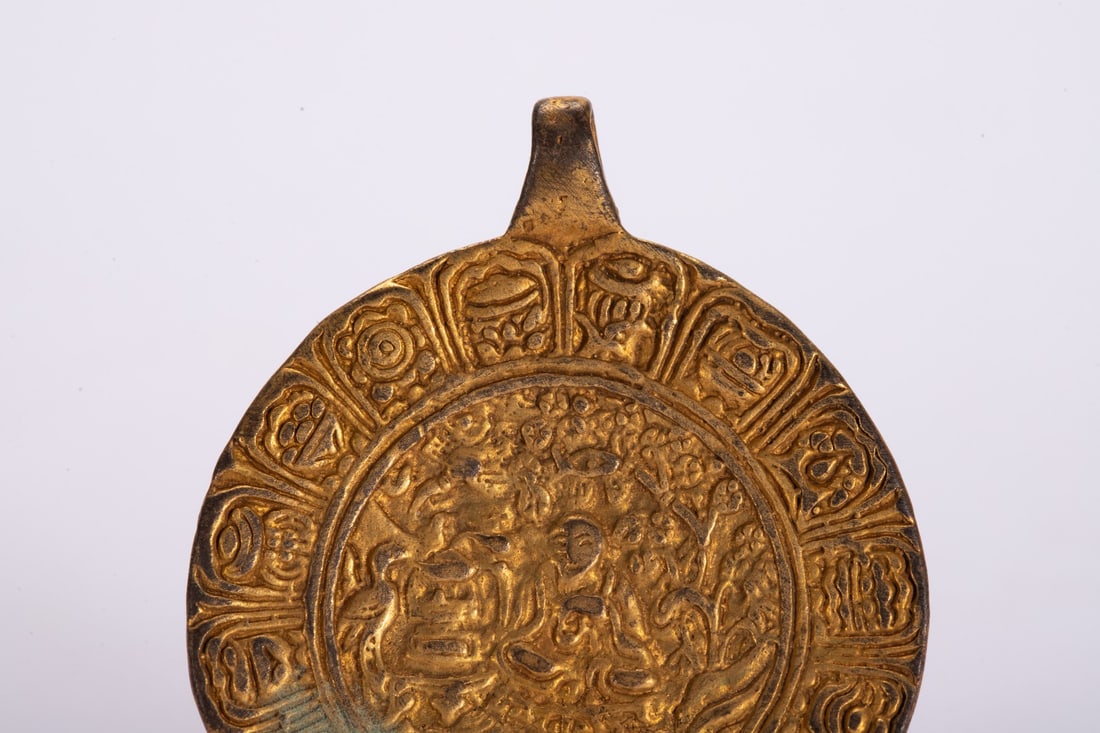 A fine copper-gilt plaque - 2