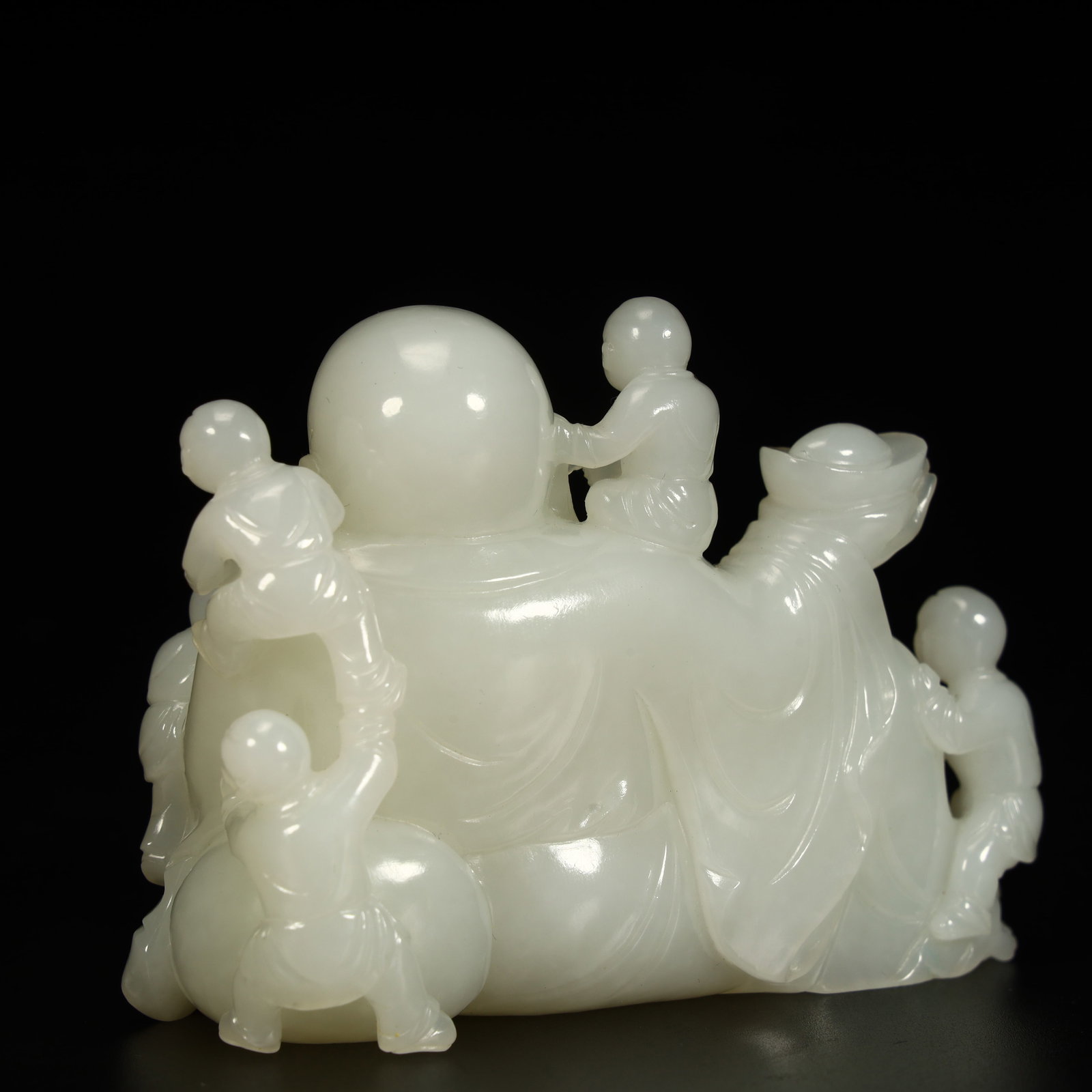 A Qing Dynasty Hetian jade Maitreya ornament: Qing Dynasty Hetian jade Maitreya ornament Size:H:7cmxL:8.5cmxW:4cm W: 0.263kg (The Dimensions Of All Batches Are Manually Measured.If You Need More Detailed Information, Please Contact Our Customer