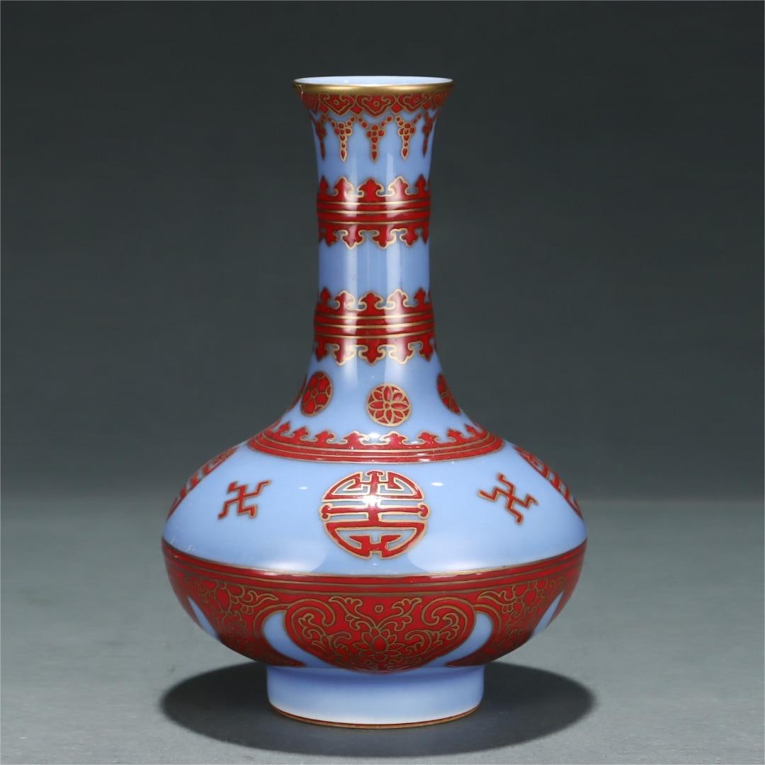 A Qing Dynasty blue background red glazed gold-painted longevity vase: Qing Dynasty blue background red glaze gold-painted longevity vase Size:H:18cm Belly diameter:13cm (The Dimensions Of All Batches Are Manually Measured.If You Need More Detailed Information, Please