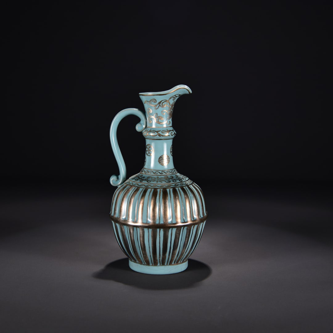 A piece of Song Dynasty Ru kiln azure glaze foot silver painted melon edge flower pouring: The azure glaze foot silver painted melon edge flower of the Ru kiln in the Song Dynasty Size:H:23cm W:12cm (The Dimensions Of All Batches Are Manually Measured.If You Need More Detailed Information, 