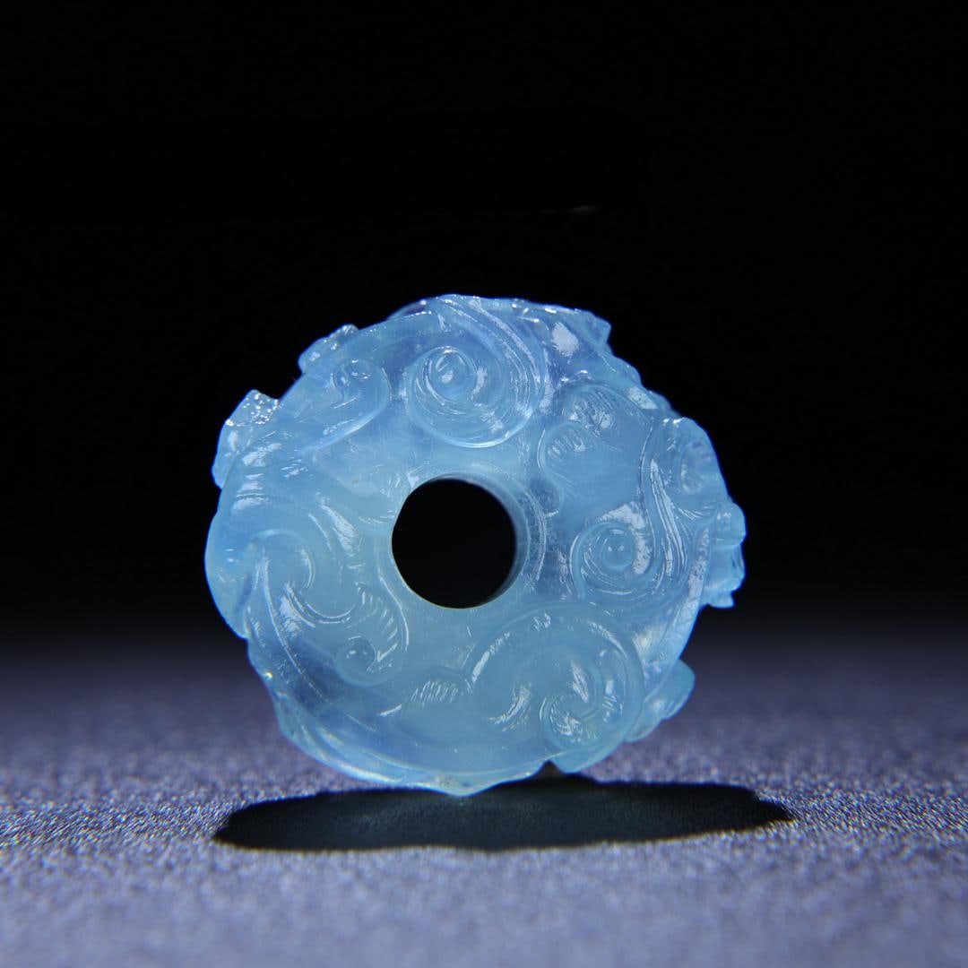 A beautiful aquamarine high-relief Lilong jade: Exquisite aquamarine high-relief Lilongbi Size:41x38x18mm W:34g (The Dimensions Of All Batches Are Manually Measured.If You Need More Detailed Information, Please Contact Our Customer Service Before B