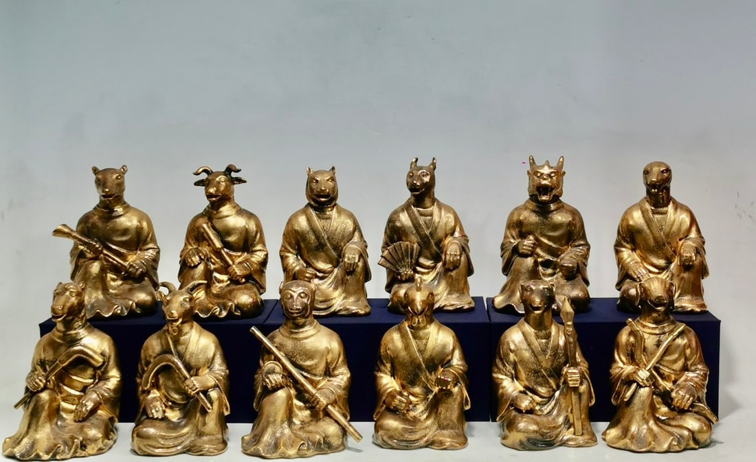 A piece of porcelain zodiac sign of the Qing Dynasty: The porcelain zodiac of the Qing Dynasty Size:H:14.3cm W:10.8cm Bottom:9.3cm (The Dimensions Of All Batches Are Manually Measured.If You Need More Detailed Information, Please Contact Our Customer Ser