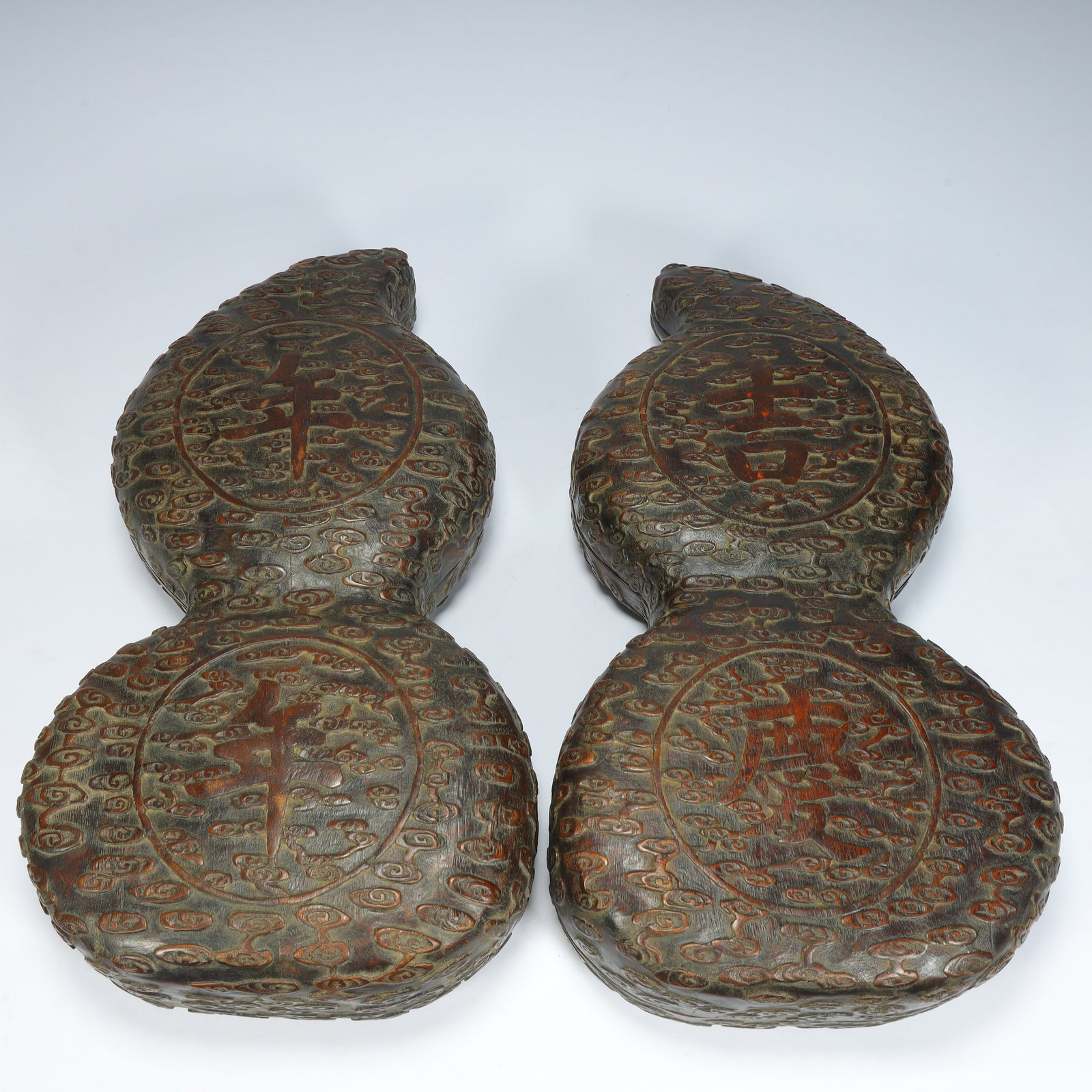 A Qing Dynasty red sandalwood carved dragon button square seal: Qing Dynasty rosewood carved dragon button square seal Size:H:40cmxL:22cmxW:9cm W: 2.8kg (The Dimensions Of All Batches Are Manually Measured.If You Need More Detailed Information, Please Contact Our 