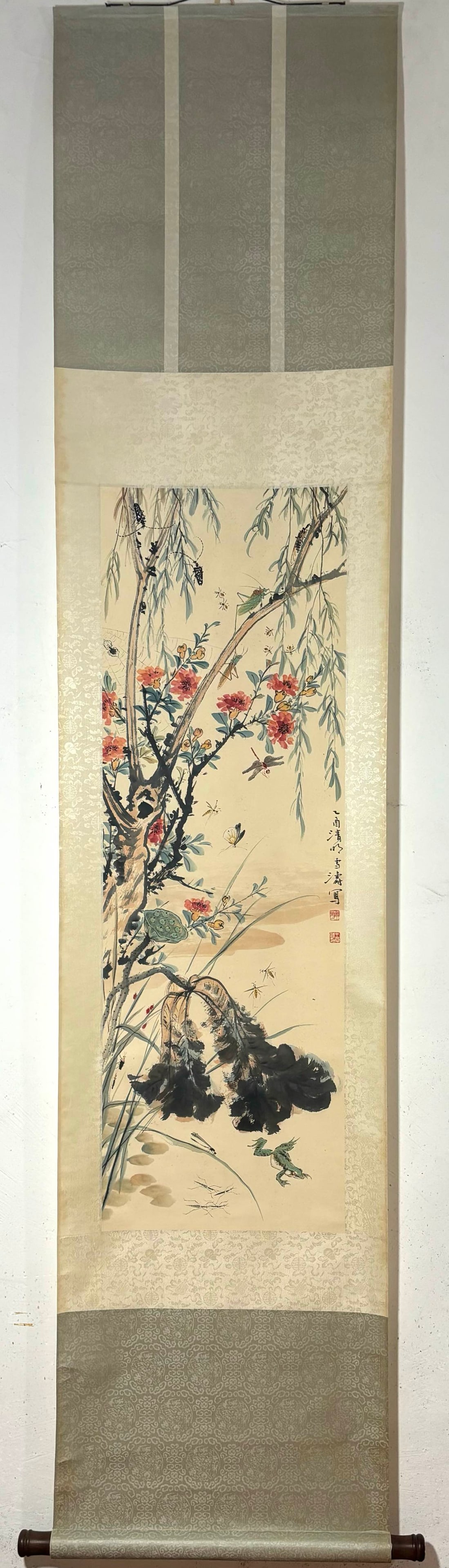 A vertical axis of Wang Xuetao's cordyceps flower picture: Wang Xuetao's cordyceps flower picture vertical axis Flower core:Size:109x36cm (The Dimensions Of All Batches Are Manually Measured.If You Need More Detailed Information, Please Contact Our Customer S