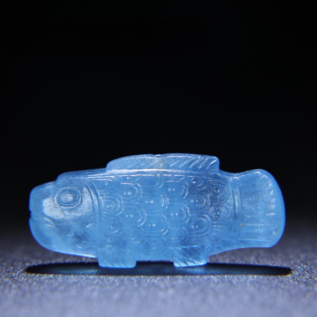 A beautiful aquamarine fish charm: Exquisite aquamarine fish charm Size:51x22x14mm W:24g (The Dimensions Of All Batches Are Manually Measured.If You Need More Detailed Information, Please Contact Our Customer Service Before Bidding.)