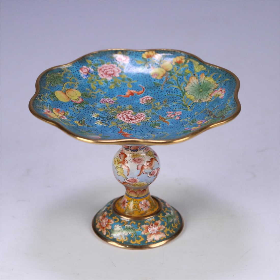 A copper tire painting enamel high-footed fruit plate made in the Qianlong period of the Qing (1 of 9)
