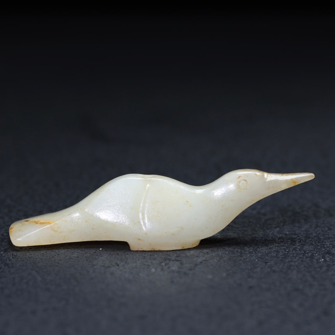 A beautiful Hetian jade owl: Exquisite Hetian jade owl Size:9.2x1.8x2.1cm W:0.0354kg (The Dimensions Of All Batches Are Manually Measured.If You Need More Detailed Information, Please Contact Our Customer Service Before Bidding.)