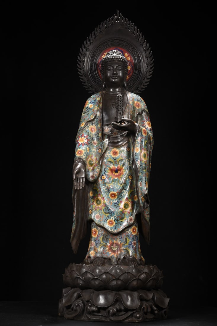 A beautiful cloisonné statue of the Great Sun: Exquisite cloisonné statue of the Great Sun Tathagata Size:H:103cm W:32cm W:22kg (The Dimensions Of All Batches Are Manually Measured.If You Need More Detailed Information, Please Contact Our Custome