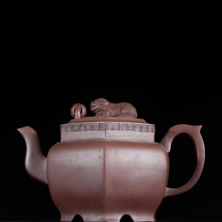 A Qing Dynasty vermilion clay sketch, Pan pot, purple clay pot, recognizes Xu Bojun: The Qing Dynasty's vermilion clay sketch Pan pot and purple clay pot style recognize Xu Bojun Size: L: 6.2 x W: 8.2 cm (The Dimensions Of All Batches Are Manually Measured.If You Need More Detailed In