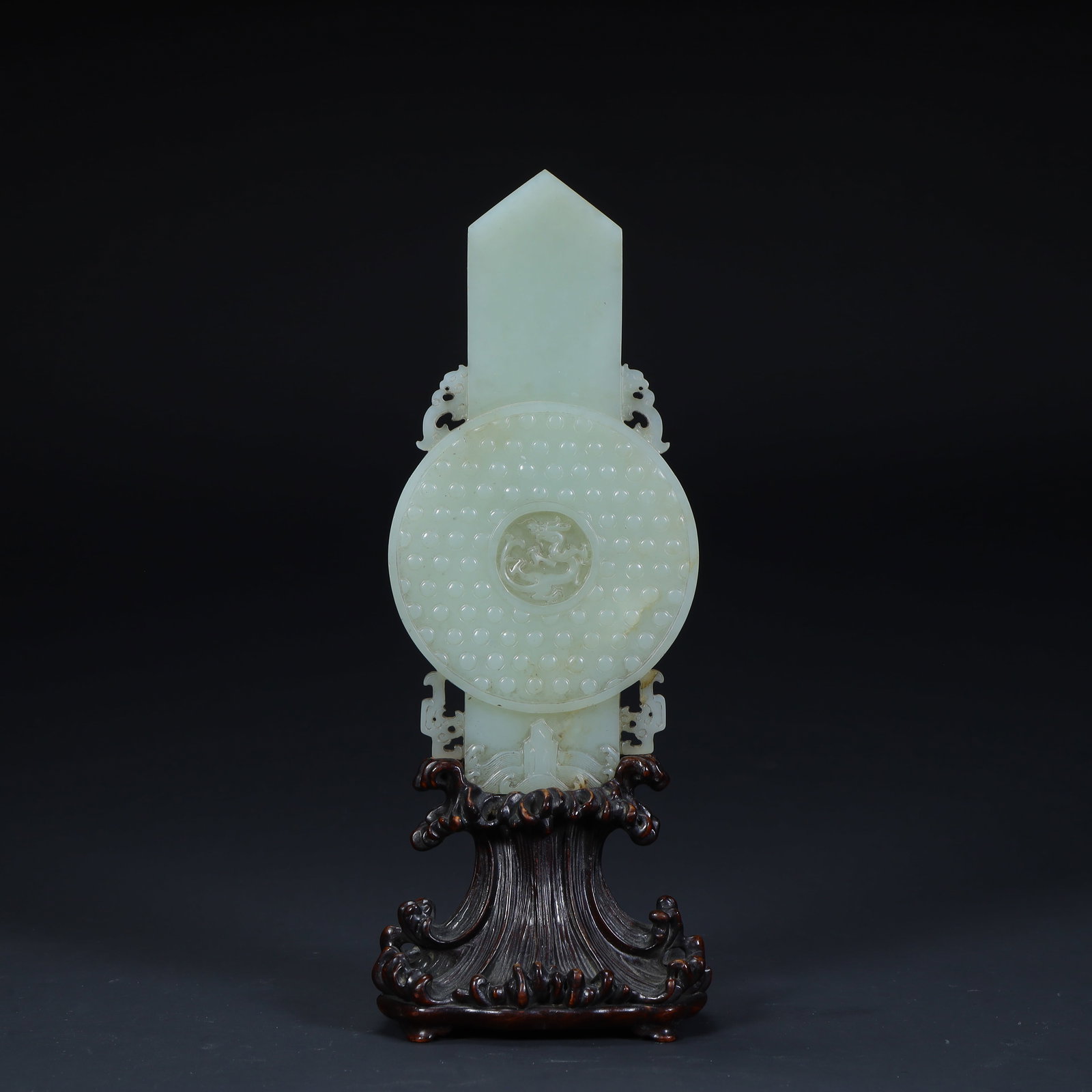 A beautiful white jade carved live ring gourd bottle: Exquisite white jade carved live ring gourd bottle Size:H:20cmxL:8cmxW:5cm W: 0.189kg (The Dimensions Of All Batches Are Manually Measured.If You Need More Detailed Information, Please Contact Our Cus