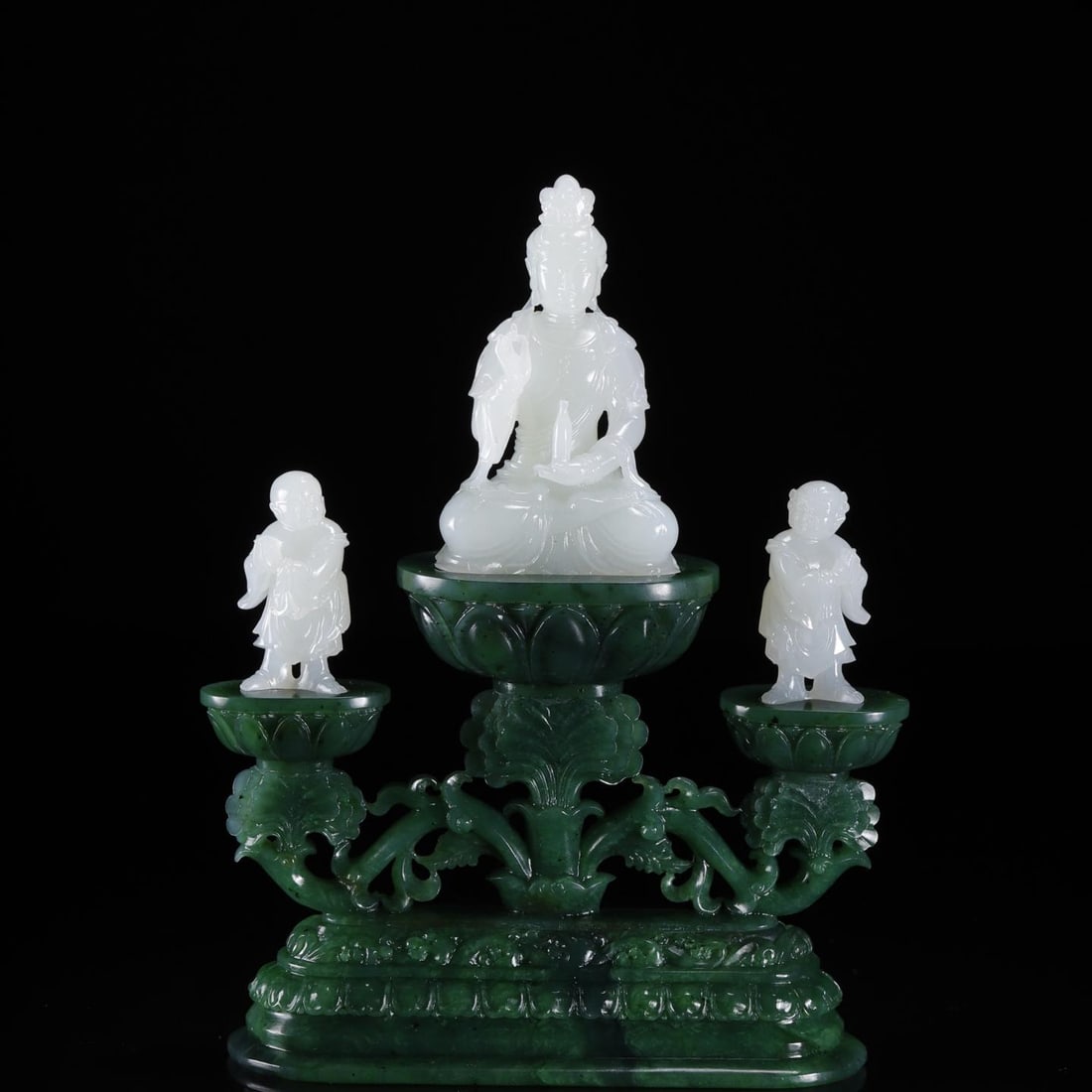 A beautiful Buddhist bronze gilt white God of Wealth (riding the dragon Bulu Vajra) protector statue: Exquisite Buddhist bronze gilt white God of Wealth (riding the dragon Bulu Vajra) protector statue of the main statue is angry, with three heads and three eyes and fangs exposed, symbolizing its might