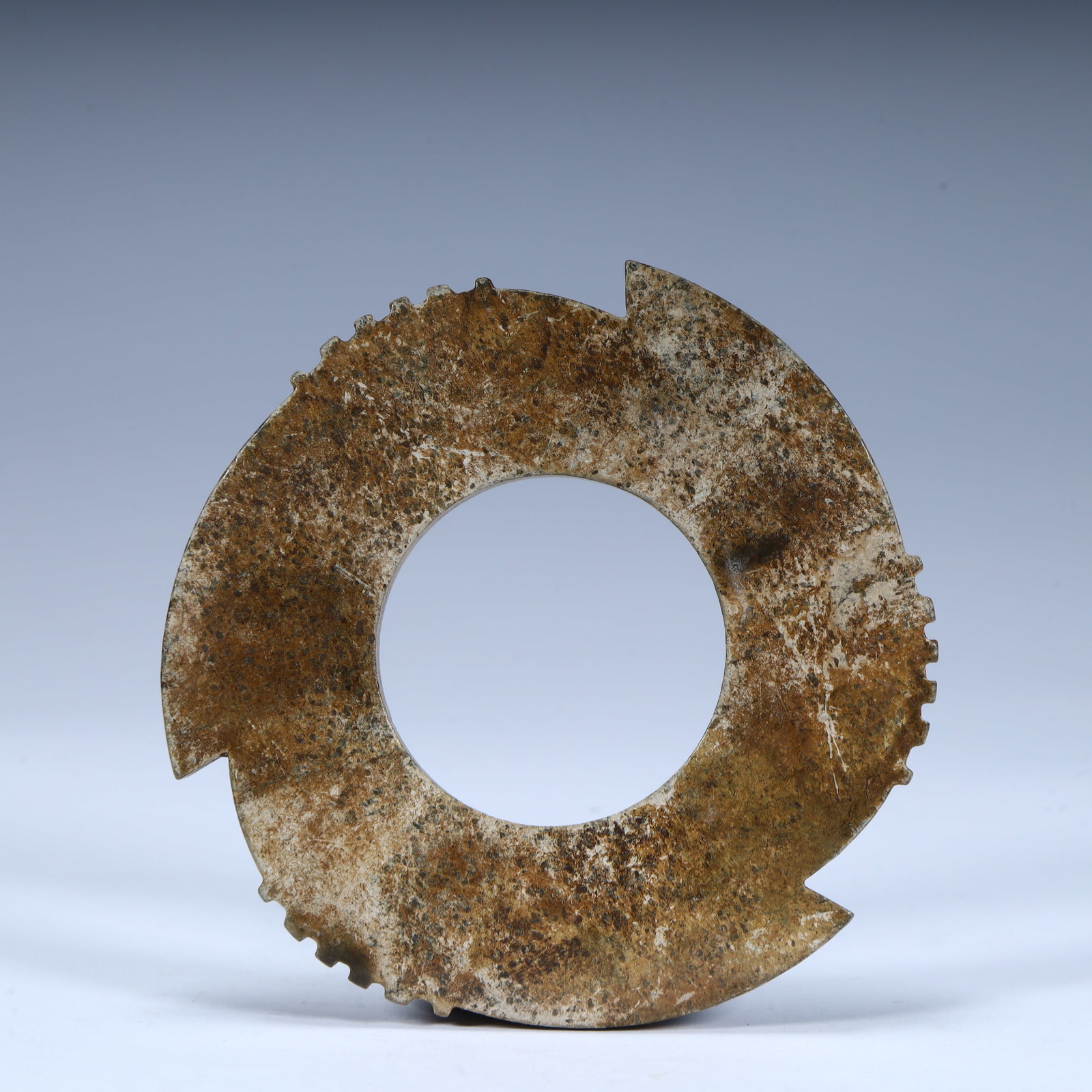 A piece of jade from the Neolithic period: Neolithic jade xuanji Size:H:7.7cmxL:7.7cmxW:0.7cm W: 0.0598kg (The Dimensions Of All Batches Are Manually Measured.If You Need More Detailed Information, Please Contact Our Customer Service Before Bi